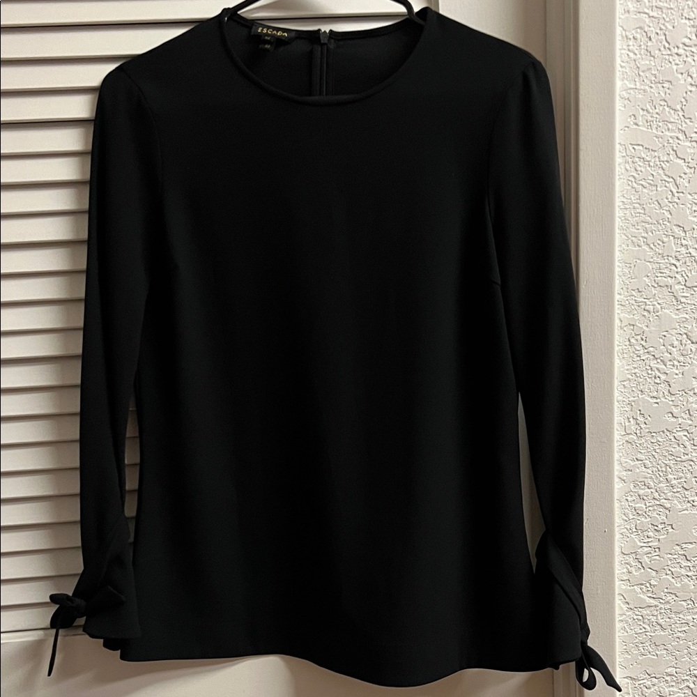 ESCADA, Luxury High End women’s classic black long sleeve blouse size 32 XS or S